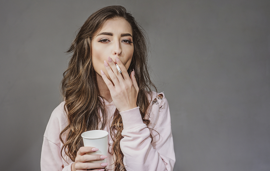 Four Bad Habits That Can Damage Our Oral Health